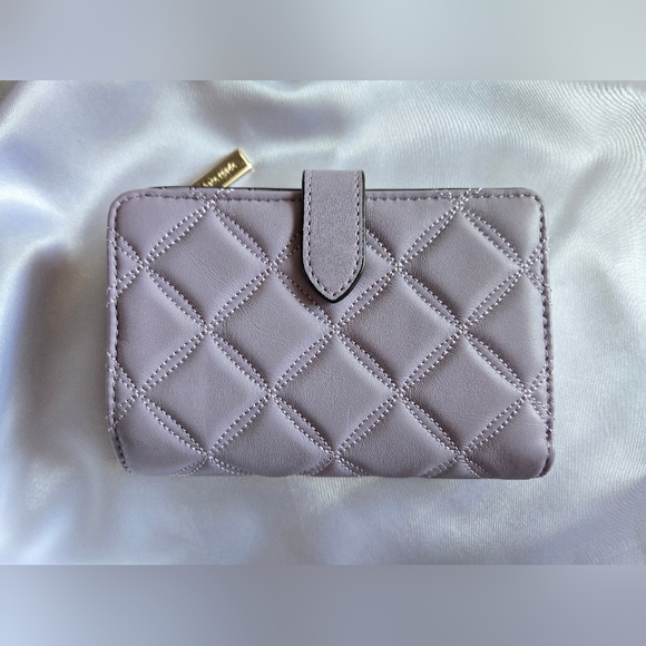 Kate Spade Lavendar Quilted Leather Wallet In EUC - Picture 2 of 12